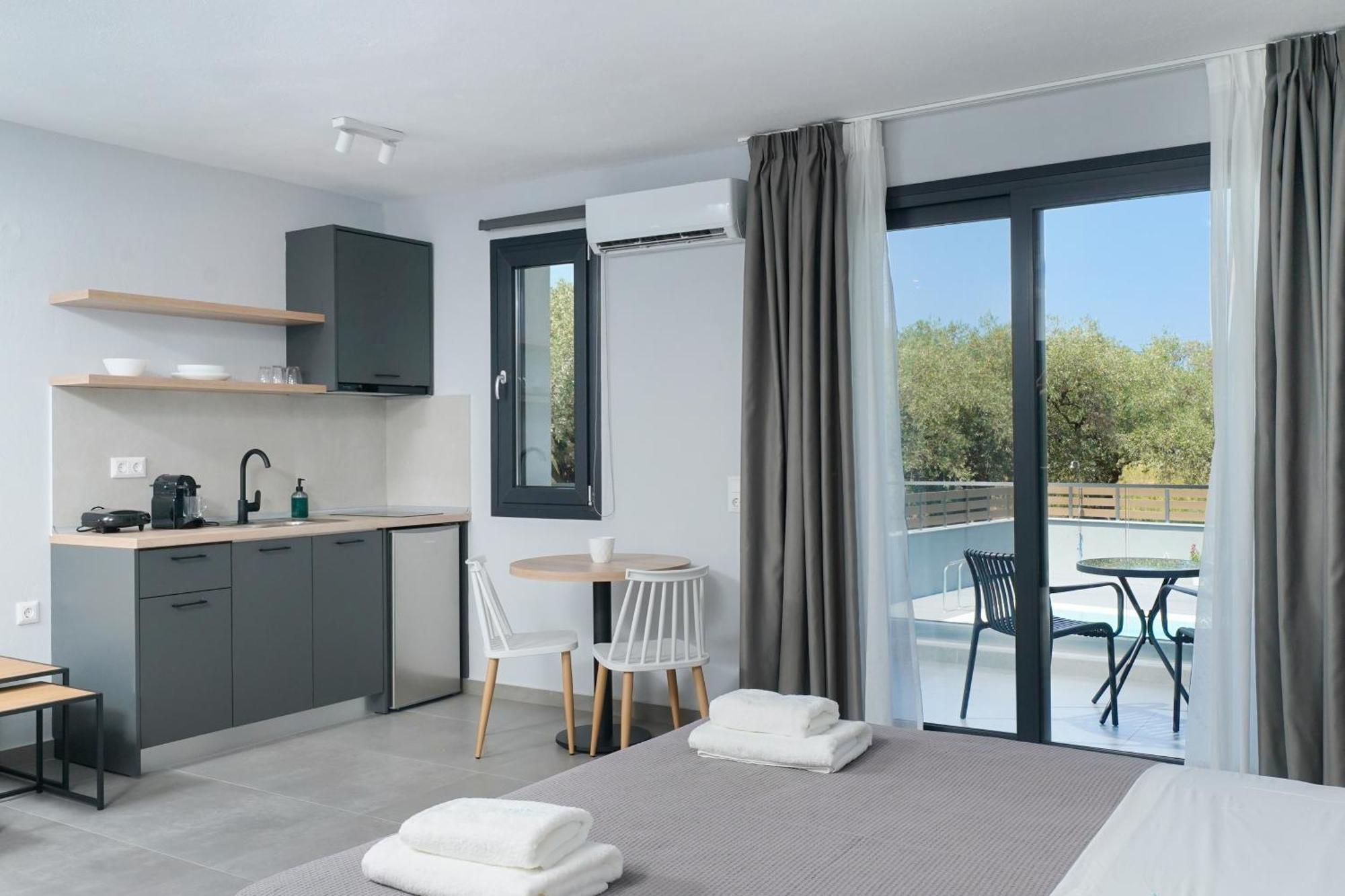 Olive Roots Hotel Skala Rachoni  ภายนอก รูปภาพ